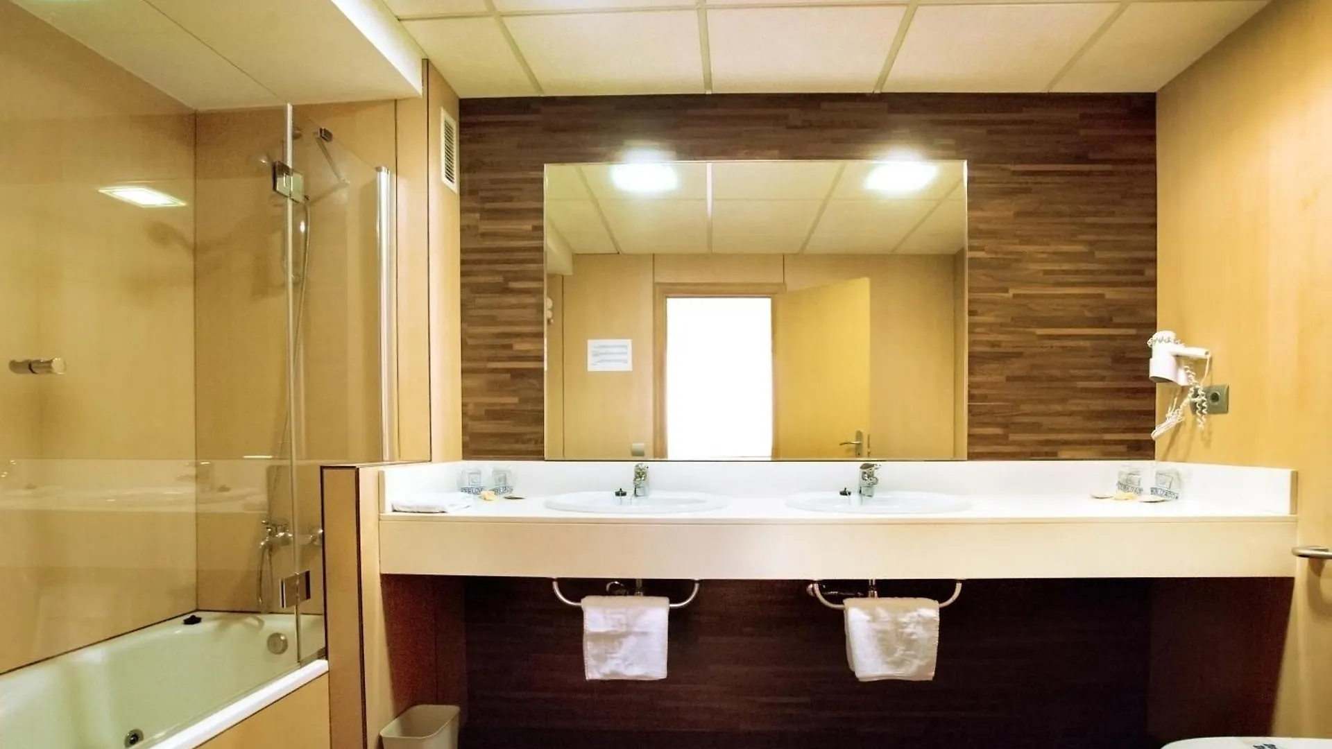 Hotel President Салоу 3*,